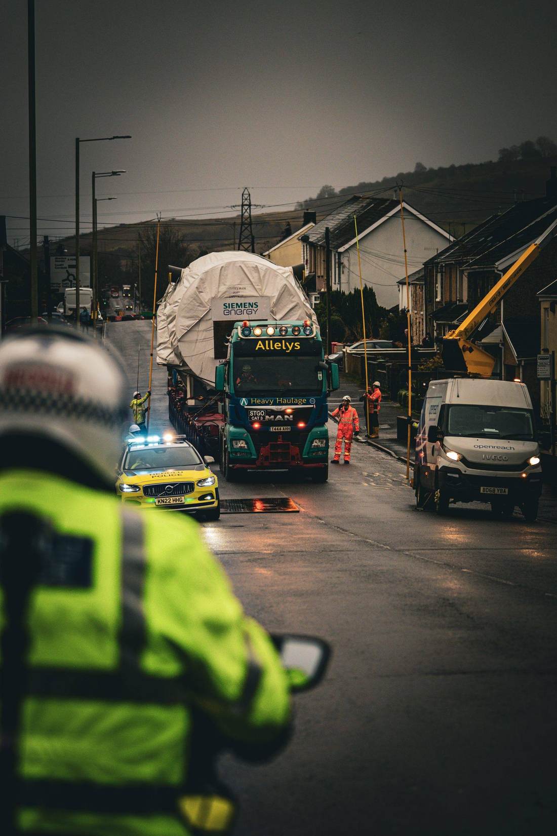 Escorting a Siemens Energy abnormal load through South Wales